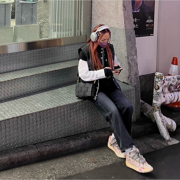 Lara’s Gems - Picture 2 of 6